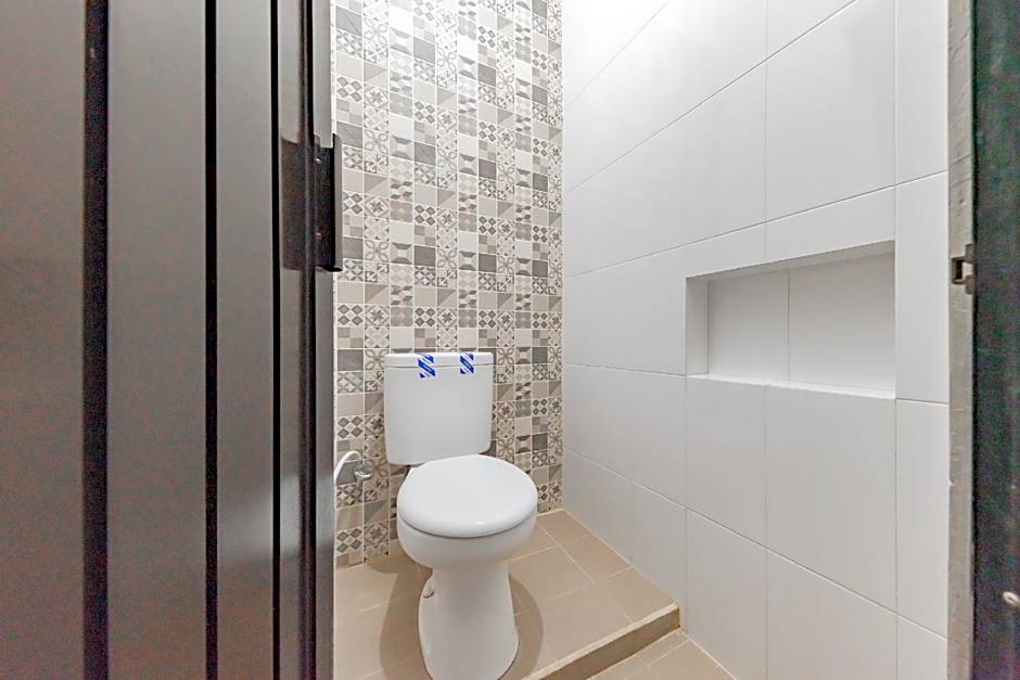 Urbanview Hotel Sunday Cirebon by RedDoorz