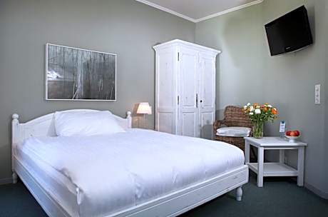 Double Room with Street View