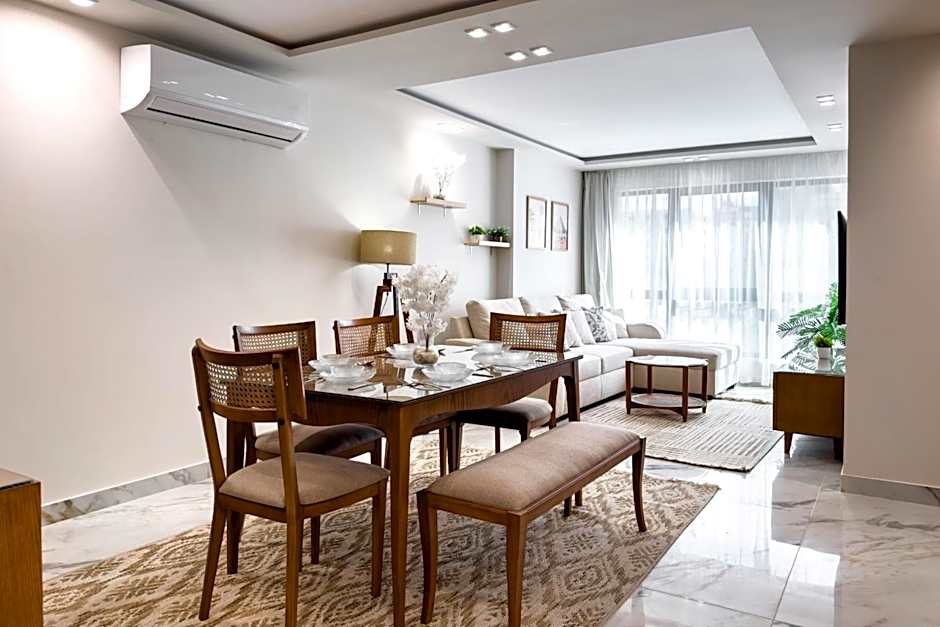 The 2BDR Radiant Residence 5 min to Airport