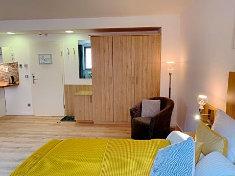 Deluxe Double Studio