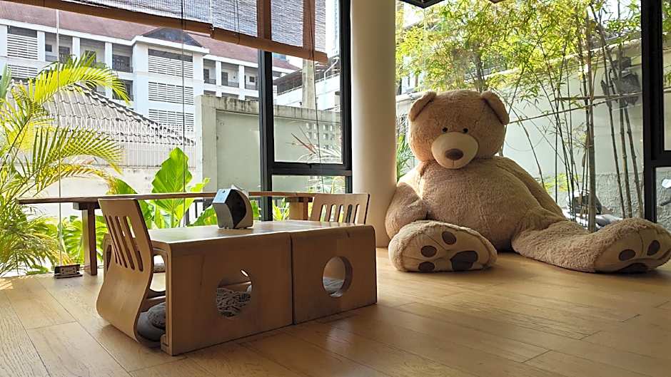 YOLO Bangkok Boutique Hotel