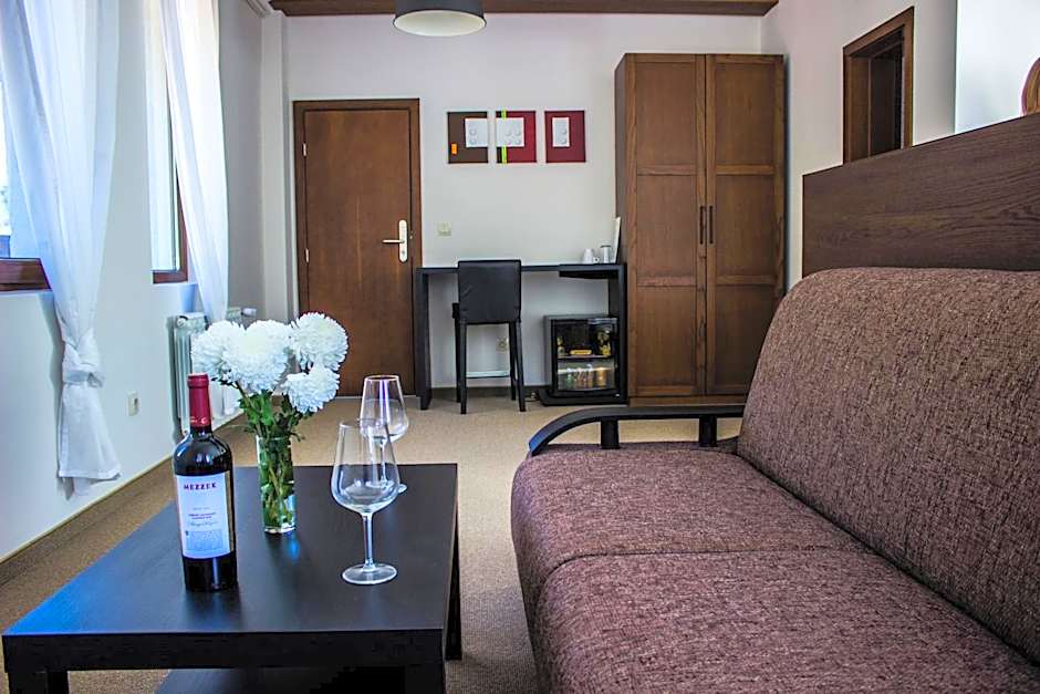 Trigrad Hotel