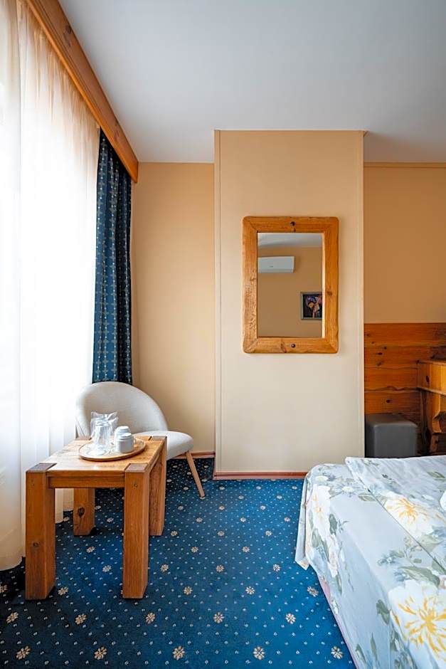 Kap House Family Hotel