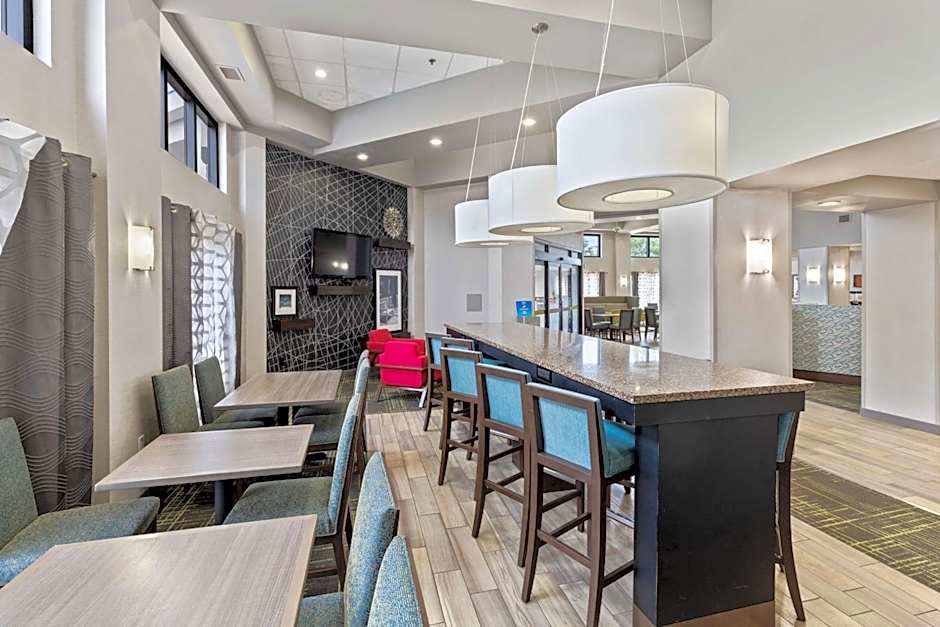 Hampton Inn By Hilton And Suites Memphis-Wolfchase Galleria