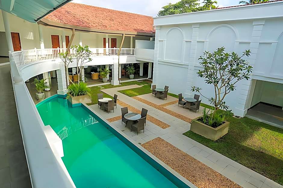 Hibiscus Beach Hotel