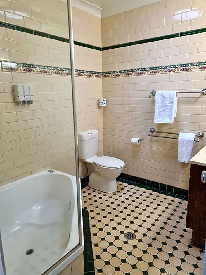 Country Gardens Motor Inn