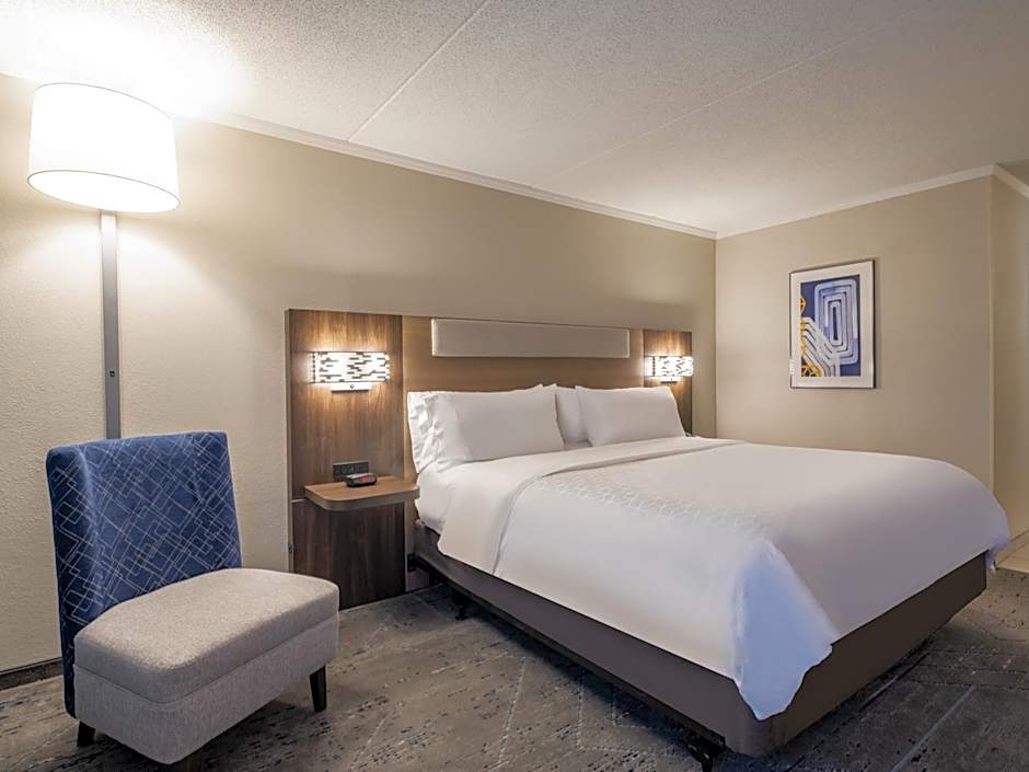 Holiday Inn Express & Suites Greensboro - (I-40 @ Wendover) By IHG