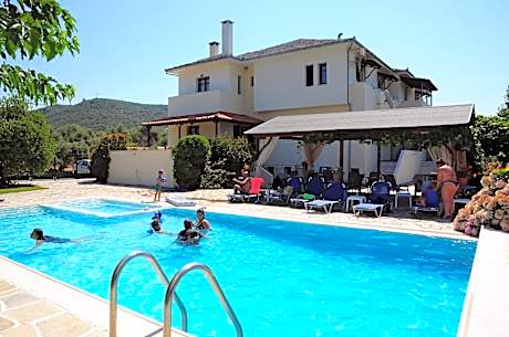 Palirria Hotel & Studios