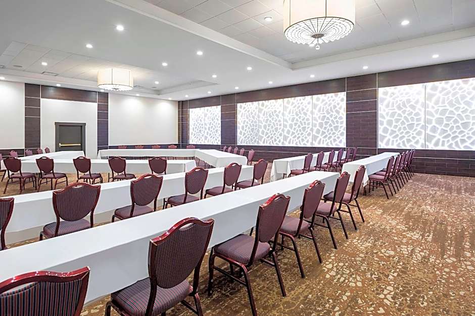 Four Points by Sheraton Chicago OHare Airport