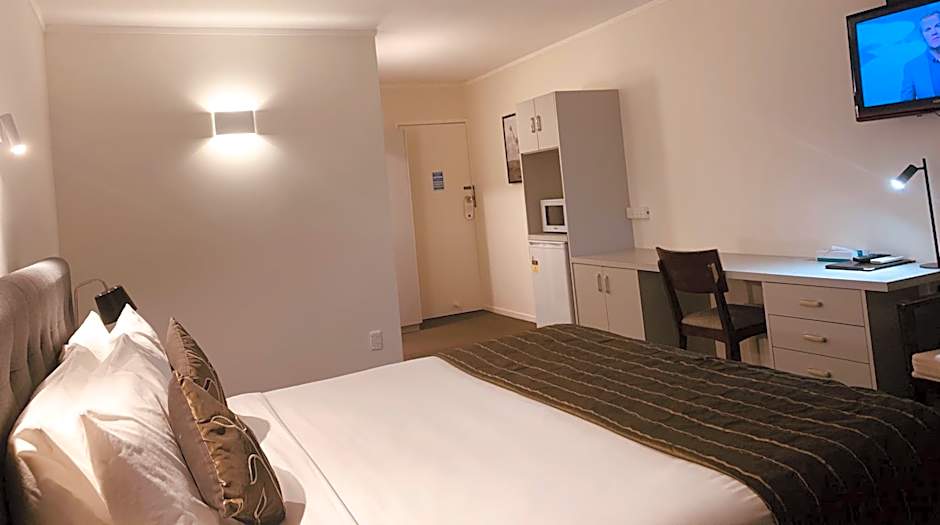 Alpers Lodge & Conference Centre