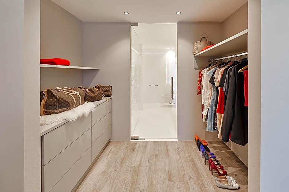 The View Luxury Suites