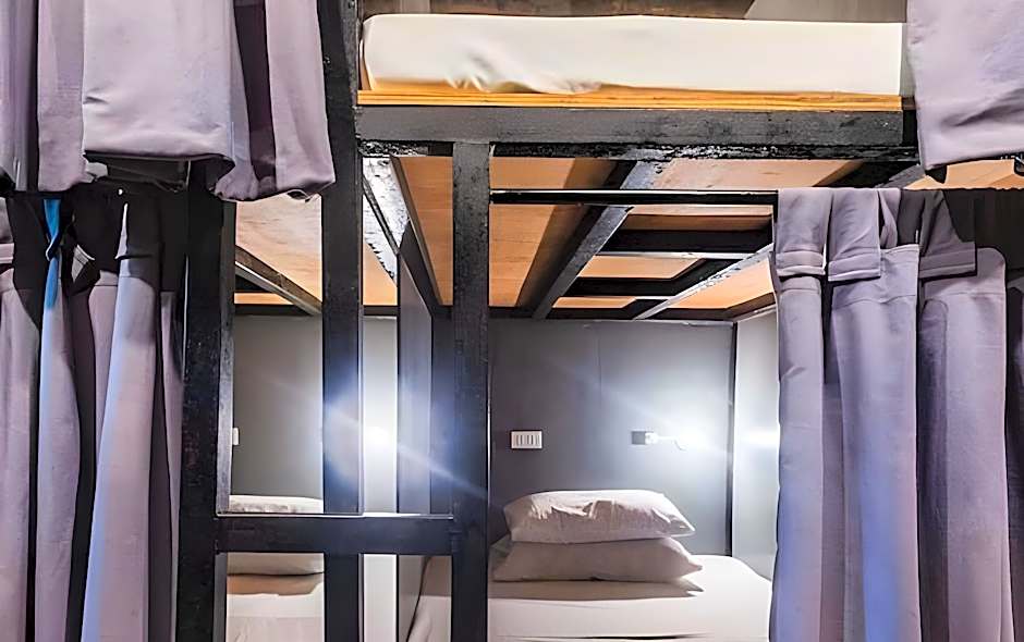 Mad Monkey Hostel Siargao