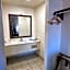 Desert Sands Inn & Suites