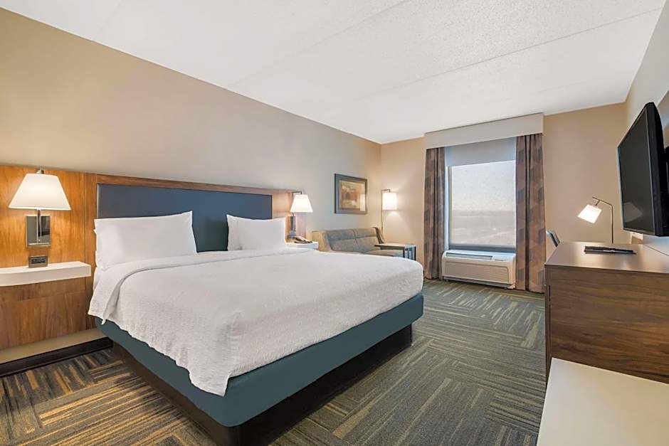 Hampton Inn By Hilton & Suites Plattsburgh