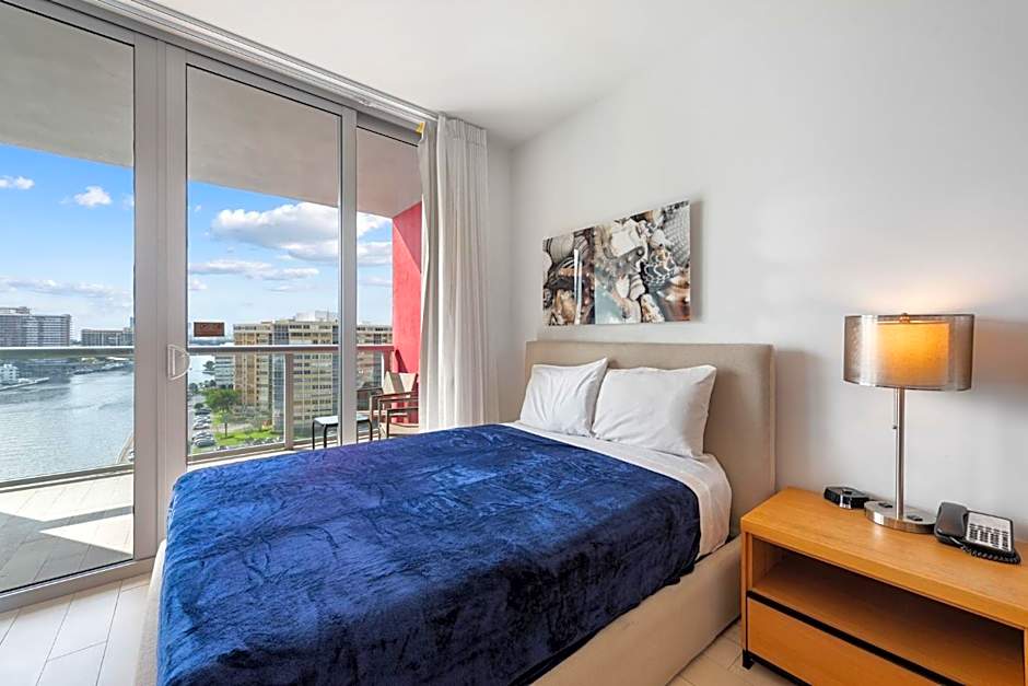 Water View Building With Pool - 5-Min Walk To The Beach - Cozy Studios