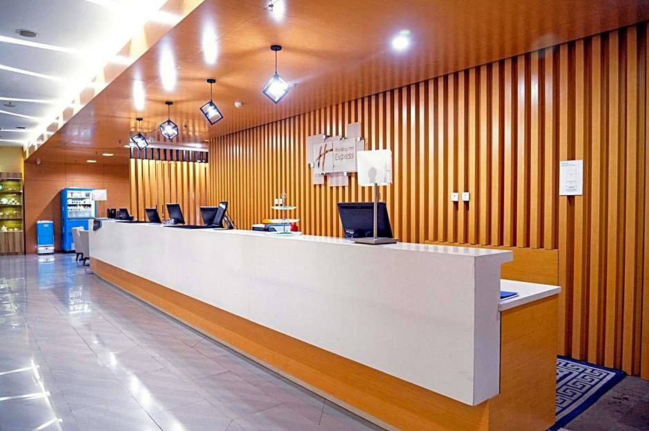 Holiday Inn Express Tangshan Downtown By IHG