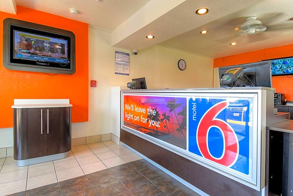 Motel 6-El Cajon, CA - San Diego