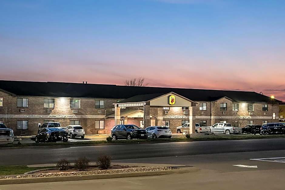 Super 8 by Wyndham Farmington