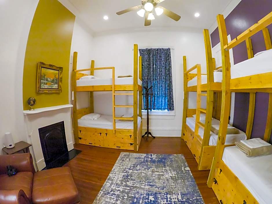 Auberge Nouvelle Orleans Hostel