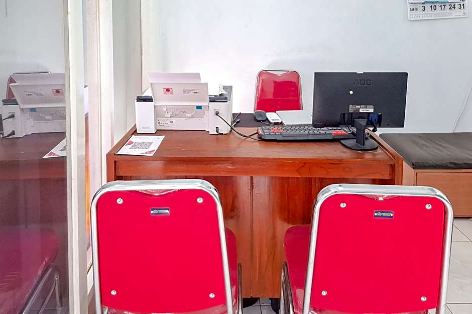 RedDoorz Syariah at Fariza Guesthouse Kendal