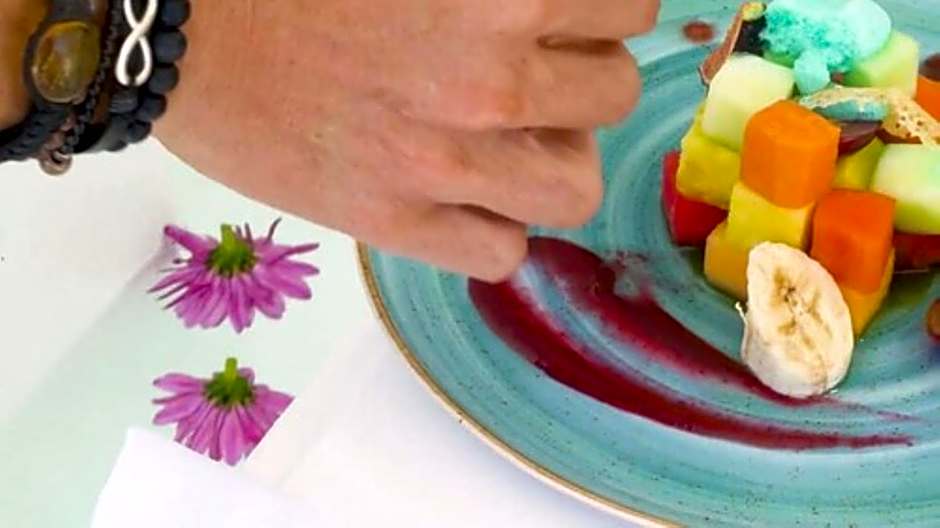 Izla Beach Front Hotel