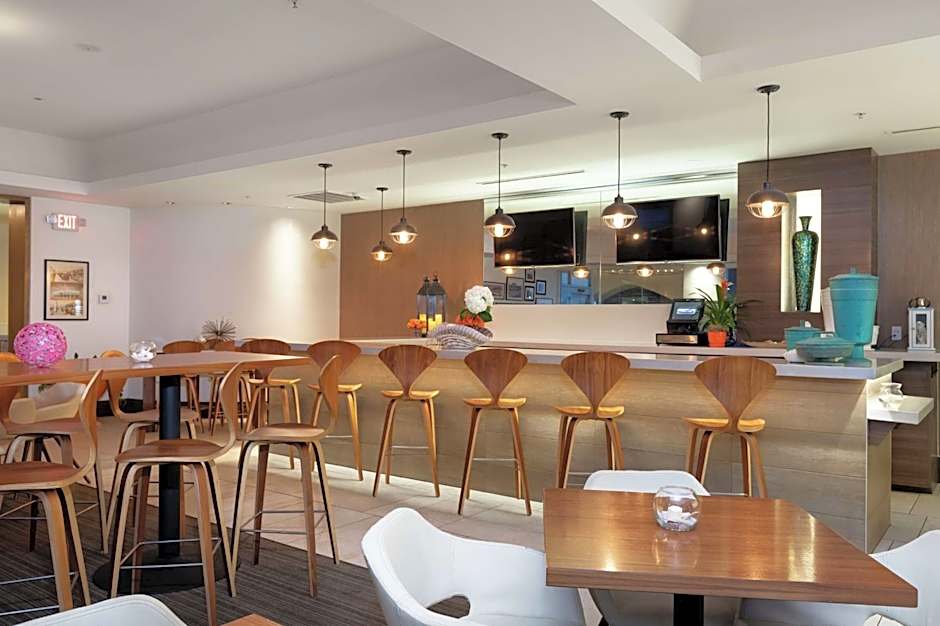 DoubleTree By Hilton Hotel Galveston Beach