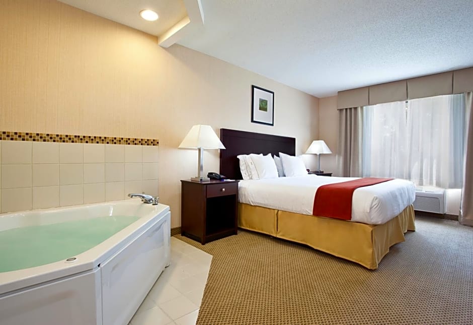 Holiday Inn Express Hotel & Suites Tipp City, an IHG Hotel