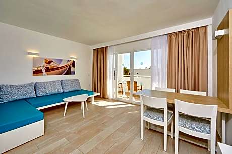 One-Bedroom Apartment with Balcony