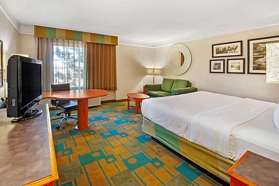 La Quinta Inn & Suites by Wyndham Albuquerque West