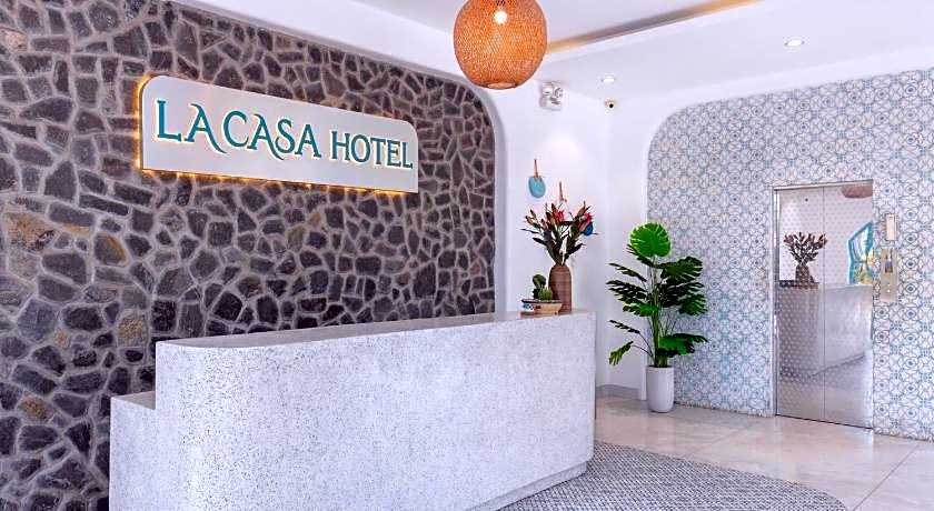 La Casa Hotel