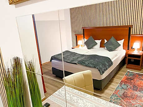 City Hotel West Frankfurt City Centre
