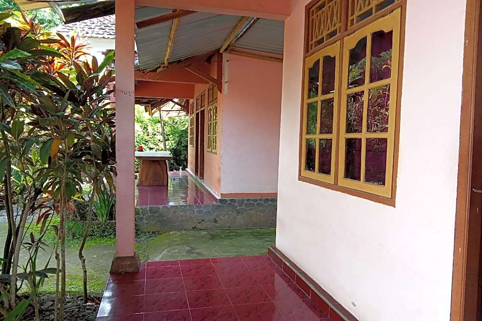 Hotel O Dannis Homestay Near Musholla Al Istiqomah Terawangan