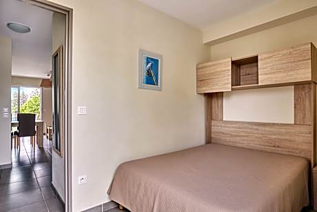 1 bedroom APT with sleeping alcove for 6 people