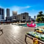Spectacular View wBalcony Pool
