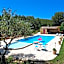 Gîtes Mas des rochers - Case bambou avec Spa