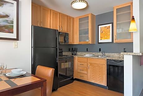 One-Bedroom King Suite with Mountain View
