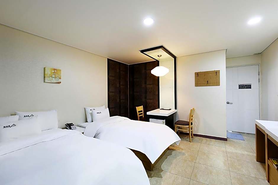 White Tourist Hotel