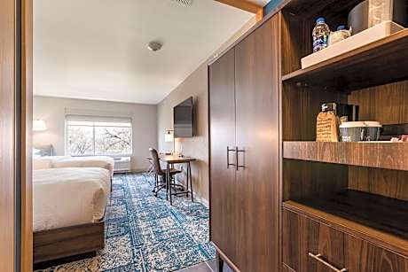 Traditional Queen Room with Two Queen Beds and Adapted Tub - Mobility and Hearing Accessible