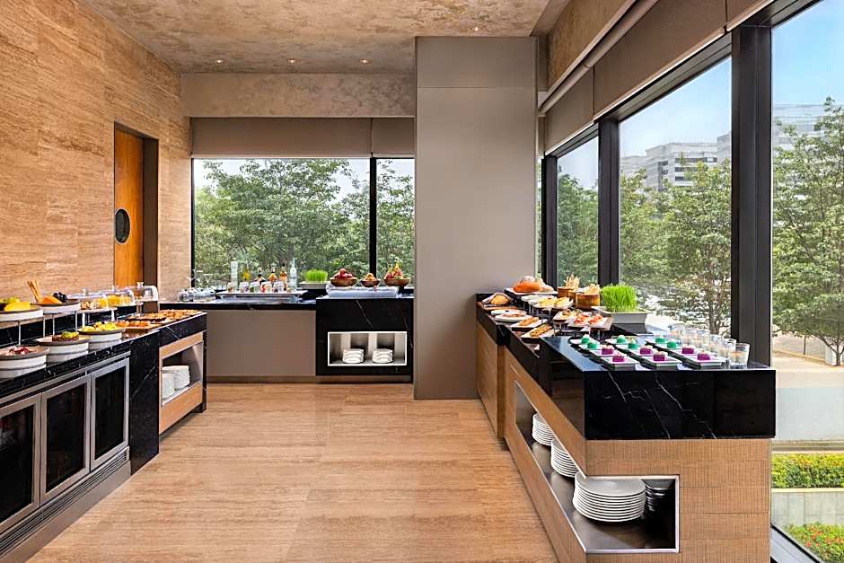 The Den Bengaluru, Lxr Hotels & Resorts