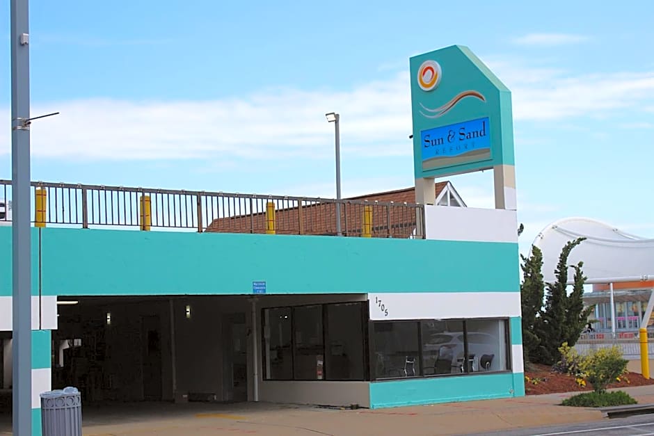 Sun & Sand Resort Oceanfront Suites