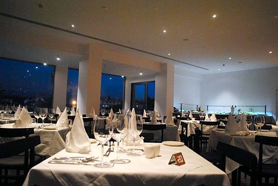 Gold Lagoon Kosher Hotel - by Amphora Hotel & Suites