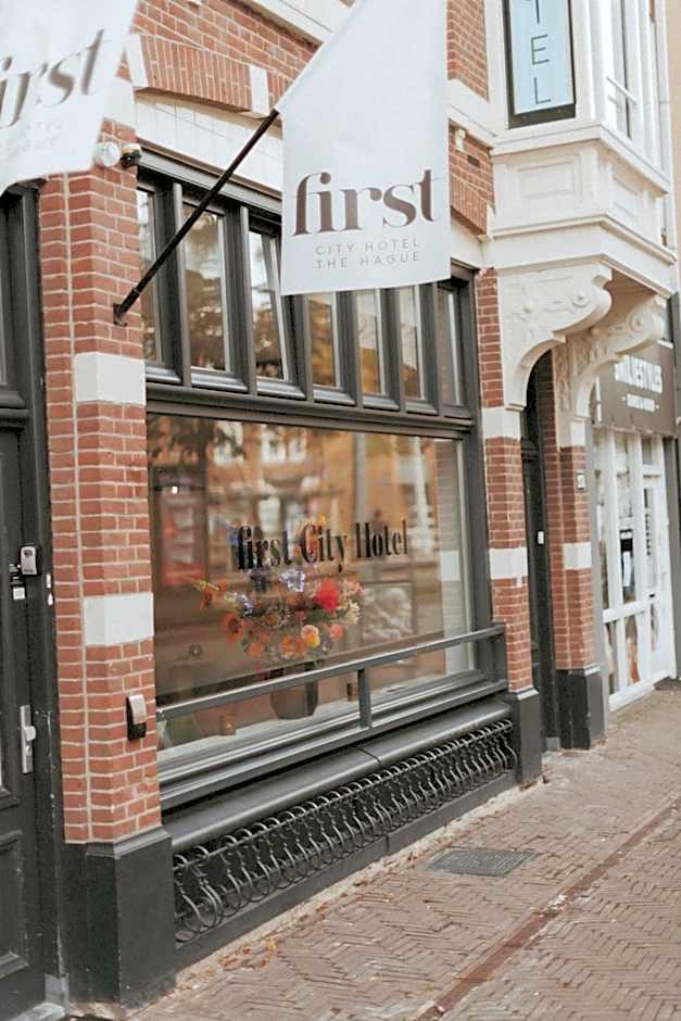 Boutique Hotel First City