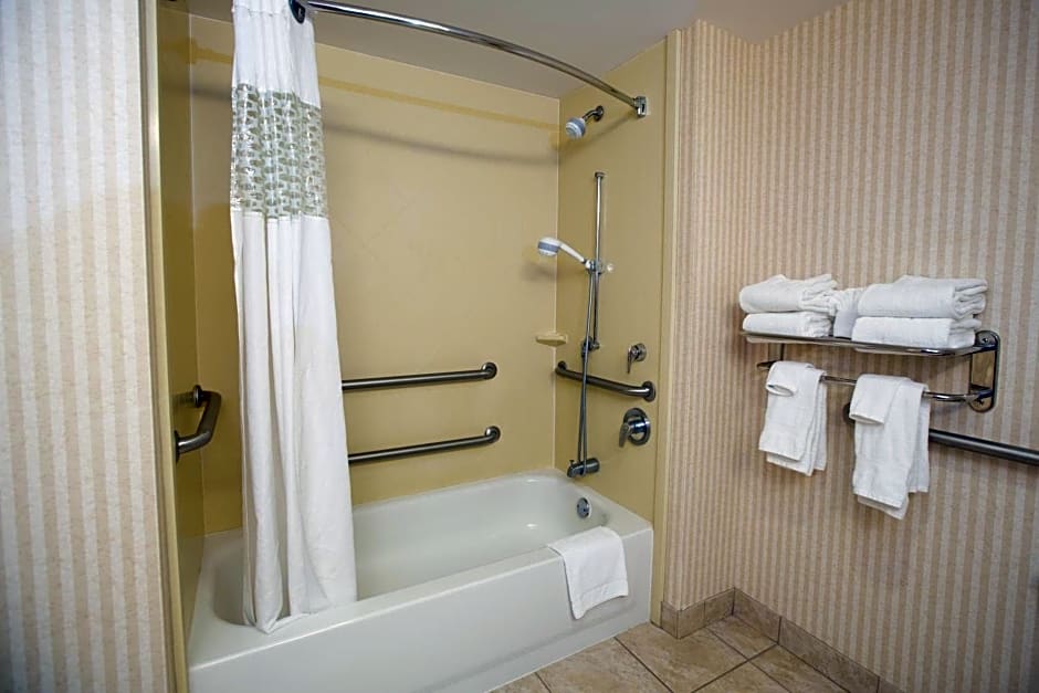 Hampton Inn By Hilton Raynham-Taunton, Ma