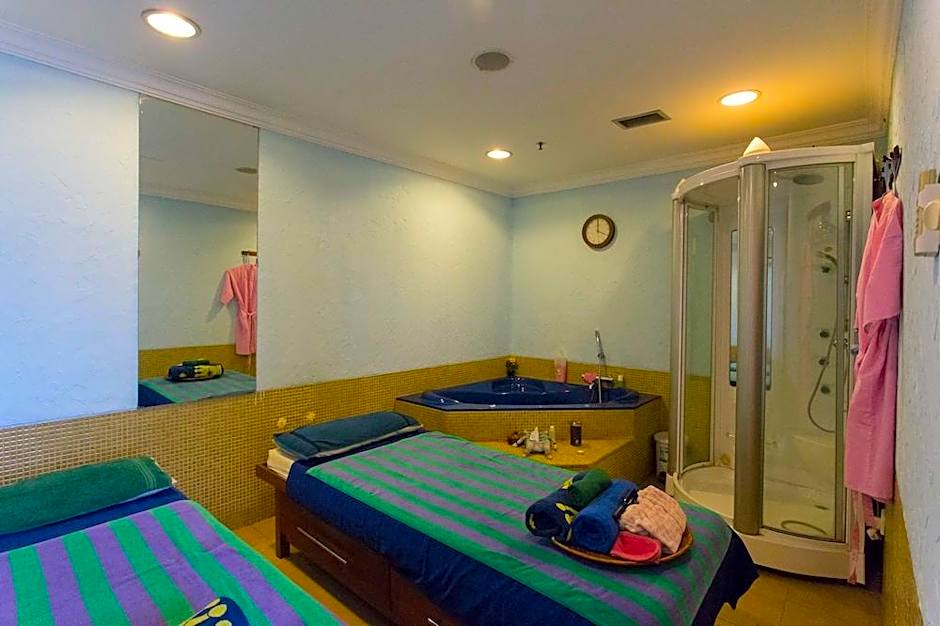 Roosseno Plaza Serviced Apartment