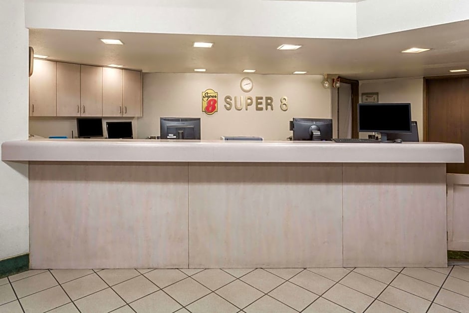 Super 8 Phoenix Metro North – Phoenix, AZ