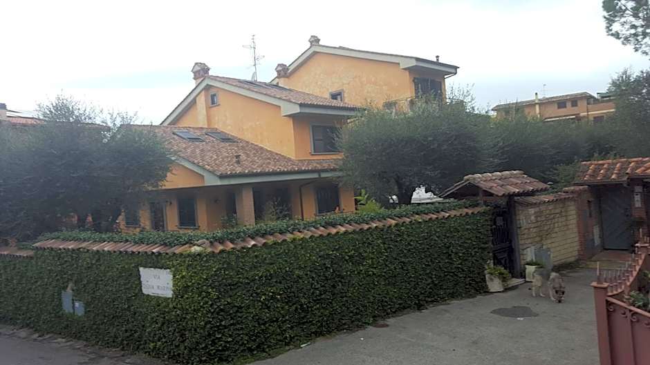 Aurelia Garden Gold B&B