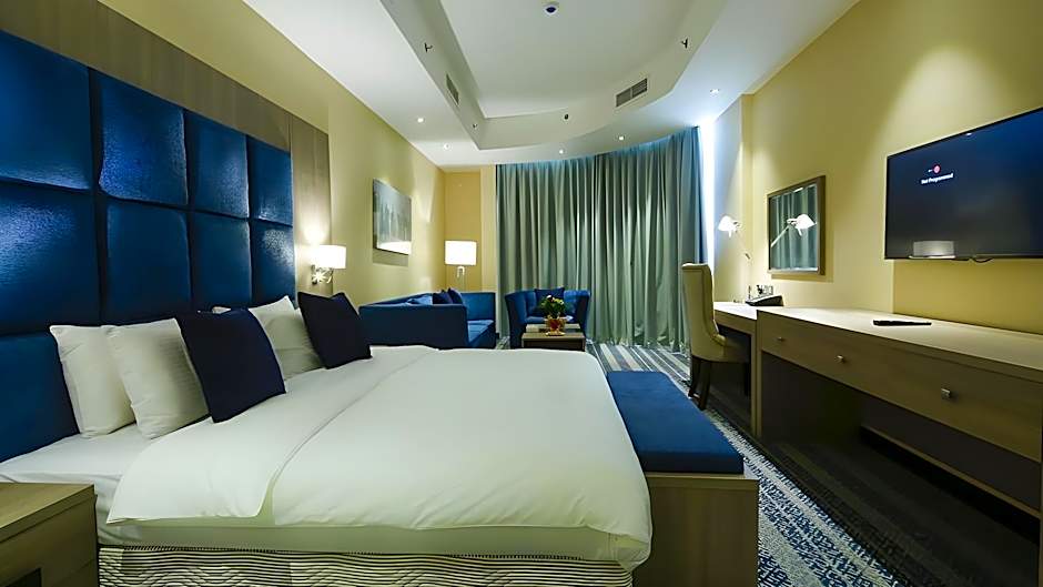 THE CASTLE PREMIUM HOTEL