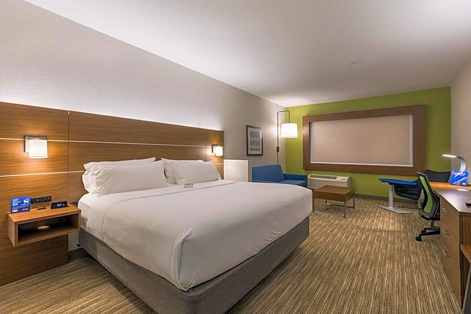 Holiday Inn Express & Suites San Marcos South By IHG