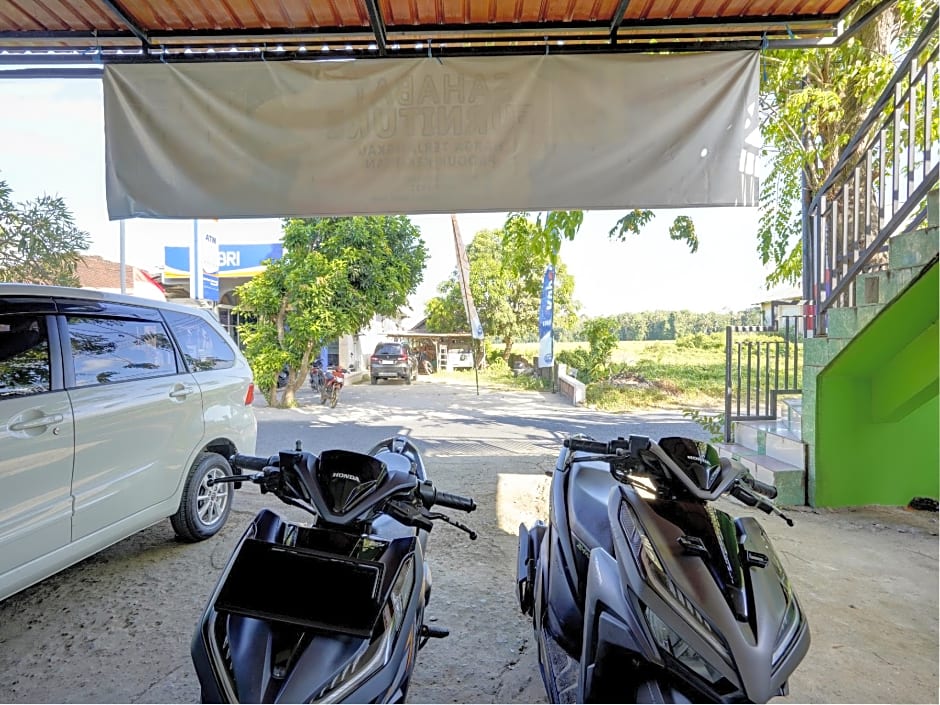 Hotel O Sahabat Syariah Near Plasa Telkom Bawean