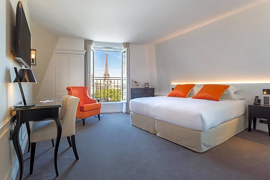 Photo 1 of 6 of Junior Royal Suite, Eiffel Tower View